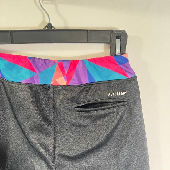 adidas Cropped Capri Leggings AeroReady Large Rear Pocket Elastic Cuff & Waist - Picture 14 of 16